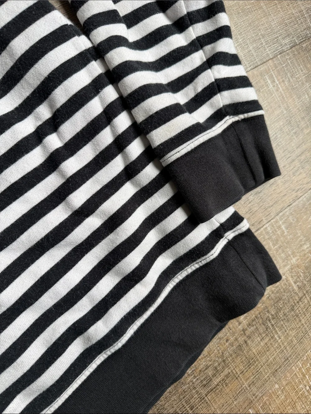 Banks Journal Navy White Stripe Crewneck Sweatshirt Embroidered Logo L